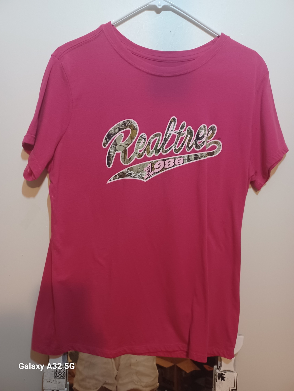 Realtree Women's Short Sleeve Graphic Tee - Pink